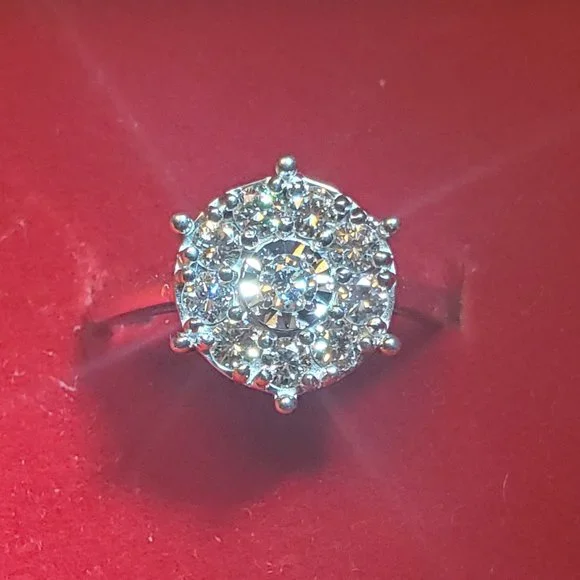 The brand new, beautiful design 14K white gold diamond ring - Picture 3 of 7